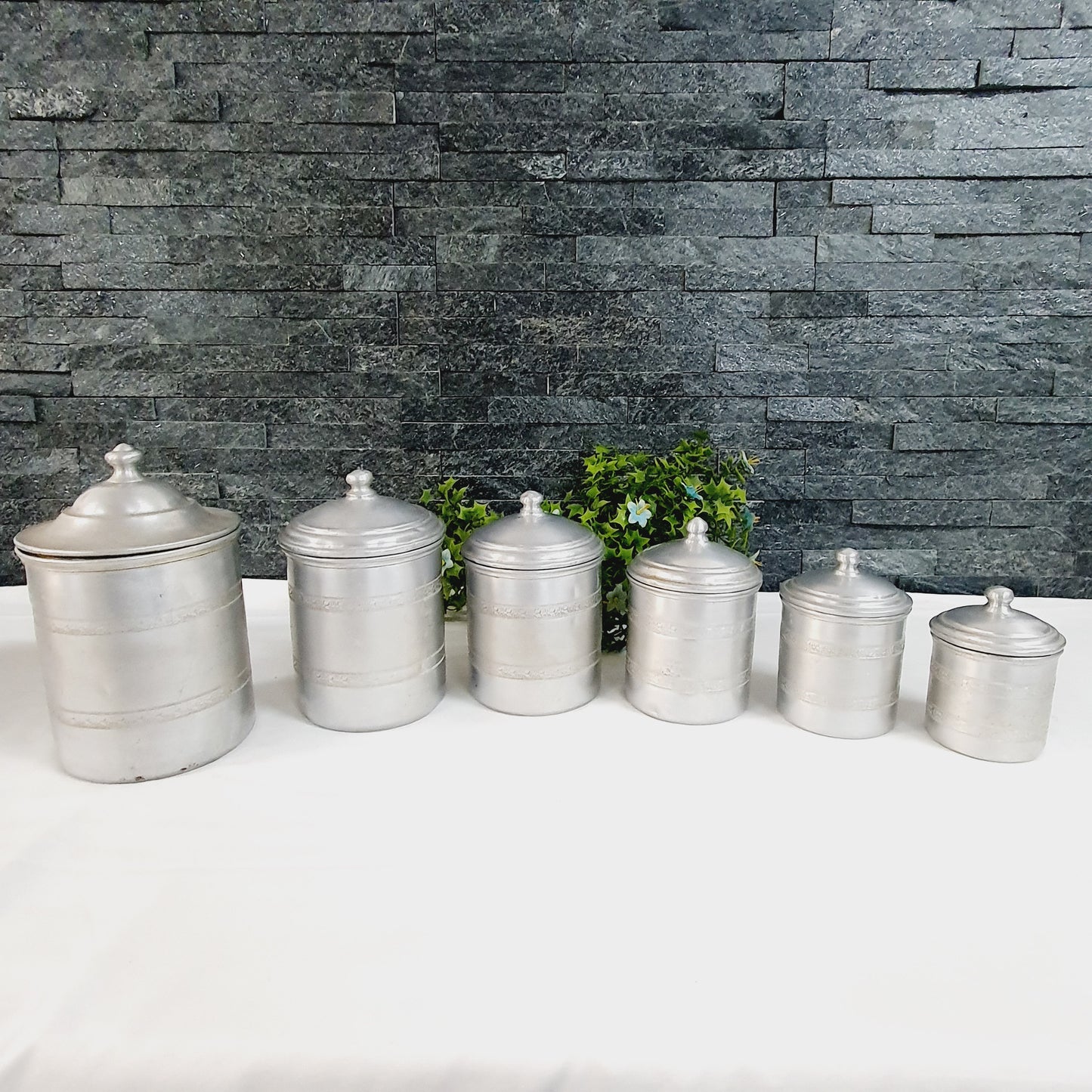 Pots à épices aluminium vintage