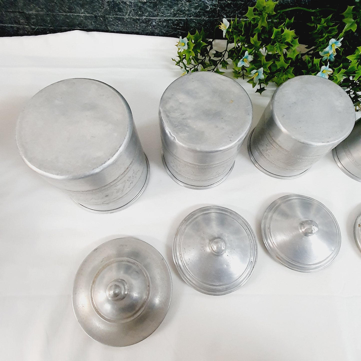 Pots à épices aluminium vintage